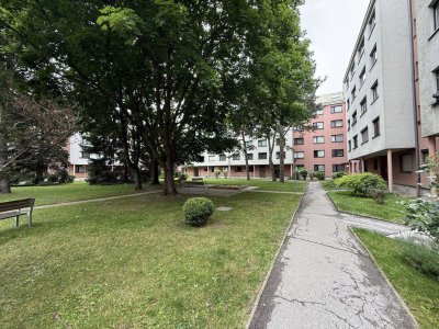 Koffer packen und einziehen! Top-Dachgeschoß-Eigentumswohnung in 1230 Wien - Generalsaniert und unmöbliert!