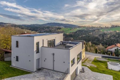 Traum-Villa mit atemberaubendem Ausblick!
Highend Ausstattung - schöner Wohnen geht kaum....