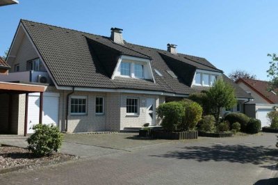 DHH - Ein/ Zweifamilienhaus, Vollkeller m. großer Garten-und Garagenfläche