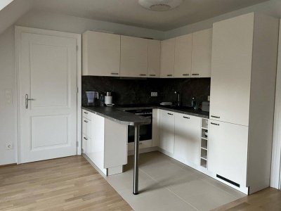 1. Dezember 2025: 2 Schlafzimmer, großzügige TOP Wohnküche, Klimaanlage, Fußbodenheizung | December 1st, 2025 2-bedroom unit featuring a spacious premium open-plan kitchen/lounge, A/C, and underfloor heating