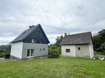 MODERNES, SANIERTES EINFAMILIENHAUS MIT SCHEUNE - PERFEKT EINGEBETTET IN DER NATUR!
Einfamilienhaus