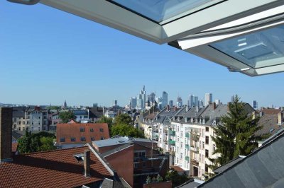 "NEU" Schöne helle Maisonette-Wohnung mit Skylineblick - Kernsaniert!
