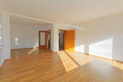Top Lage in Möhringen! Helle 3 Zimmerwohnung mit Balkon und Garage
