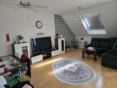 Charmante 3 Zimmer DG‑Wohnung mit Weitblick