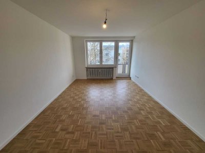 Modernisierte, helle 4-Zimmerwohnung mit Loggia in der Hammerschmiede zu vermieten