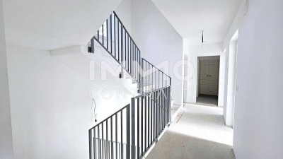 Grandioser Blick inklusive! Großzügiges Haus in Taumlage auf großem Grundstück und top Ausstattung