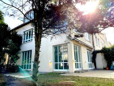 Bogenhausen – modernes REH in Toplage am Park