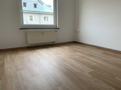 Solide 4-Zimmer-Wohnung in Vacha | Tageslichtbad | extra großer Keller | ab 01.05.2026