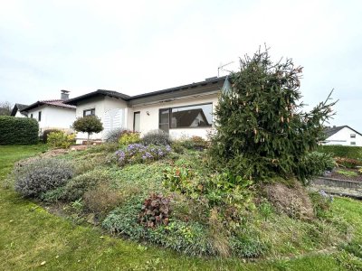 Schönes Einfamilienhaus in ruhiger Lage mit schönem großzugigen Garten - provisionsfrei