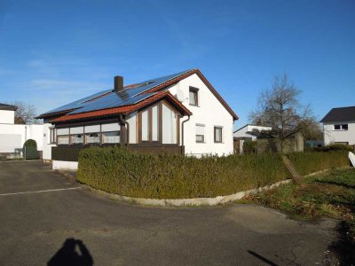 Freistehendes Einfamilienhaus mit Wintergarten inkl. Garage