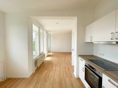 Helle Single-Wohnung mit Loggia und Einbauküche