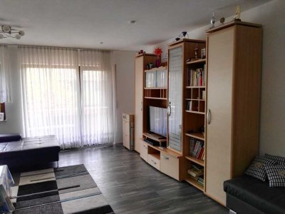 Gepflegte 3,5-Zimmer-Wohnung mit 2 Balkone und EBK in Flein