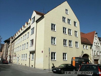 Singelwohnung mitten im Leben und doch sehr ruhig gelegen / 2 ZKB