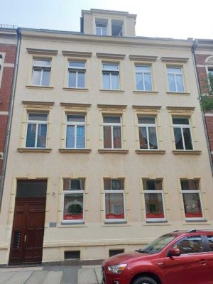 3-Raum-WE,Neuwertig,EBK,Garten,historische Türen, ruhige Lage nähe Zentrum, WG geeignet
