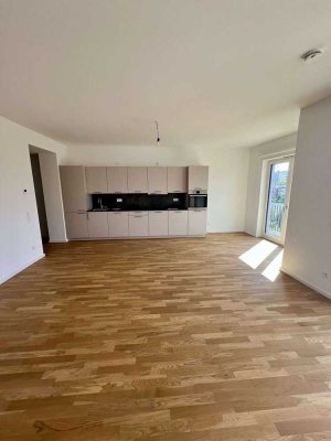 Hochwertige 4-Zimmer-Wohnung im Grünen am Wasser (Erstbezug)