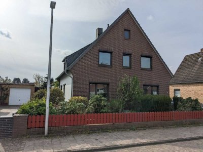 Ansprechende und gepflegte 4-Zimmer-EG-Wohnung mit Balkon in Delmenhorst