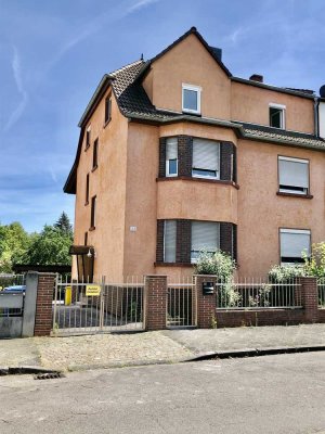 Sanierte 3-Zi.-Whg. mit neuwertiger EBK in Hanau - hell, ruhig, gut geschnitten