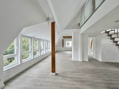 Erstbezug nach Ausbau: Moderne 2-Zimmer-Dachgeschosswohnung mit Galerieebene und offenem Wohnkonzept