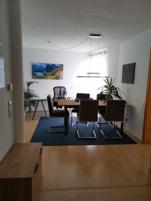 Gepflegte Wohnung mit zwei Zimmern sowie Balkon und Einbauküche in Ulm-Eselsberg
