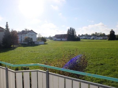 Herrliche 2 Zimmer Wohnung - Möbliert - mit EBK, Lift, TG