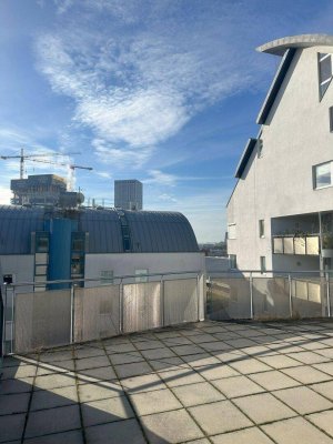 Stylisches Dachgeschoß-Maisonette mit Dachterrasse, Klimaanlage, Pool/Wellness - Der Sonne entgegen.
