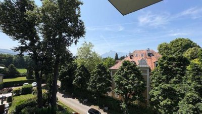 PARK-LAGE: Elegante Rooftop-Wohnung mit eigenem Lift und fantastischem Blick (Preis inkl. 2 TG)