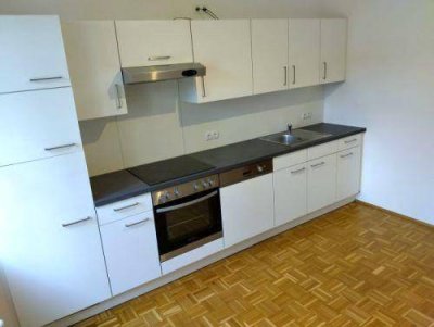 Ruhiger 2 ZIMMER-NEUBAU + große Süd-Terrasse 25m² + extra Wohnküche möbliert + TG + nähe TU-Inffeld!