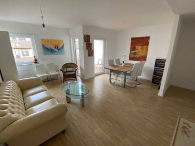 Vollmöblierte und modernisierte 2-Zimmmerwohnung mit Balkon und TG-Stellplatz in Mannheim