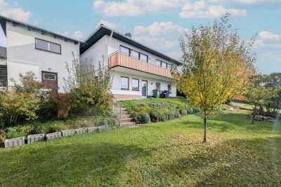 Zuhause gestalten in Schwenningen: EFH mit Garten, Garage und Freistellplatz mit Renovierungsbedarf