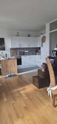 Leben am Wasser in extravaganter Lage - Helle Eckwohnung mit 3 Zimmern