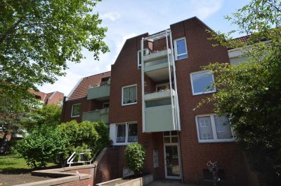 Rönpagel Immobilien - Langenhagen:  Nette 2 Zimmer + Parkett + Süd-Balkon