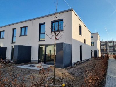 Freundliches und neuwertiges 4-Zimmer-Reihenendhaus in Wiesbaden Nordenstadt
