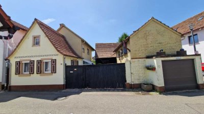 Einfamilienhaus und Nebengebäude mit Renovierungsbedarf in Billigheim-Ingenheim