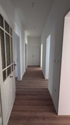 Frisch sanierte 4-Zimmer-Altbauwohnung mit Balkon zum Innenhof – ruhige Lage in Nürnberg St. Peter