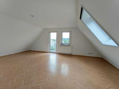 Schicke Dachgeschoßwohnung in ruhiger Lage