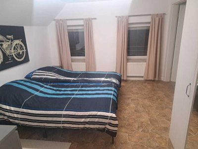 Möblierte 3-Zimmer-Wohnung mit Balkon in Augsburg-Haunstetten