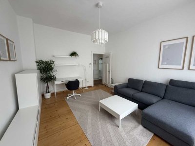 Einfach Einziehen: helle, möblierte 2-Zimmer-Altbauwohnung in Frankfurt Sachsenhausen