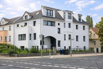 Bezugsfreie Dachgeschosswohnung mit Terrasse!