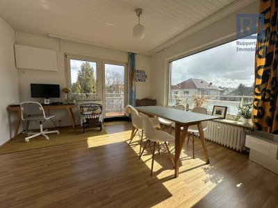 Zentrale Penthousewohnung mit Terrasse im Frauenland