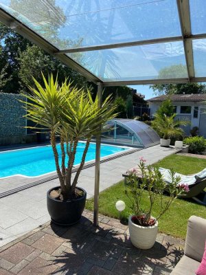 Großzügiger Wohntraum mit exklusivem Pool, großem Garten & Kamin in Arnstein (bald bezugsfertig)