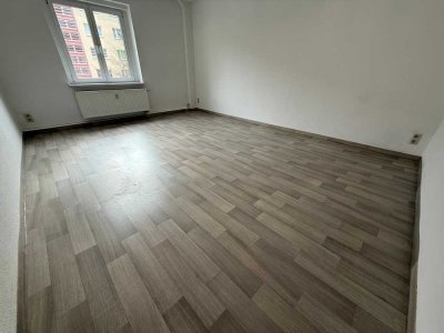 1 OG !! Balkon - gut geschnittene 2-Zimmer-Whg. u.v.m.