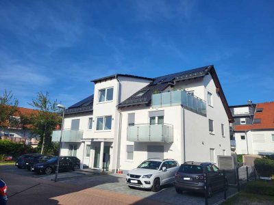 Exklusive, neuwertige 3-Zimmer-Wohnung mit großer Terrasse -NK inklusive Stromabrechnung!-