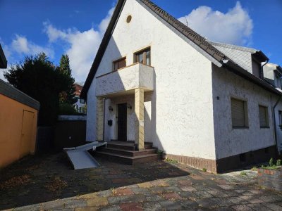 Gepflegtes Reihenhaus mit 4 Zimmern in Hürth Fischenich