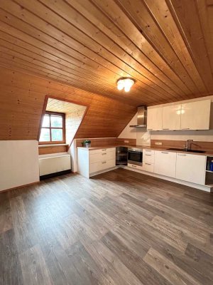 Ihr neues Zuhause auf 89 m²- Tolle 2 Zimmer DG-Wohnung in Tandern mit Einbauküche und Balkon