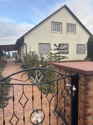 Freistehendes großzügiges Einfamilienhaus mit Einliegerwohnung in Herrnsheim