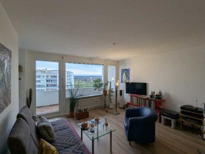 Modernisierte 3-Zimmer-Wohnung mit Weitblick, Balkon und EBK in Ettlingen Neuwiesenreben