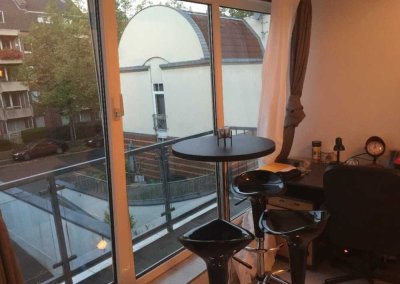 Exklusive Schöne, vollmöblierte 1-Zimmer-Wohnung in Toplage mit Balkon