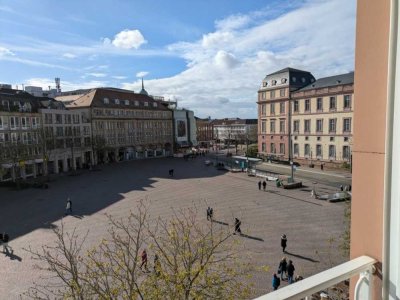 Wohnen am Puls der Stadt: Großzügige 3-Zimmer-Wohnung direkt am Marktplatz