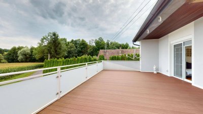 Urlaub mit Weitblick – Charmantes Ferienhaus mit großer Sonnenterrasse, Whirlpool und absoluter Ruhelage!