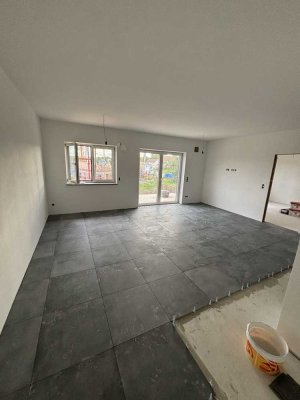 Traumhafte Neubau 2 Zimmer Wohnung mit Küche/Terrasse/Aufzug und Tiefgarage in Neuburg am Inn